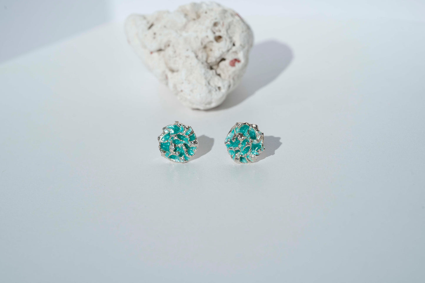 Stud earrings "Water ripple" emerald
