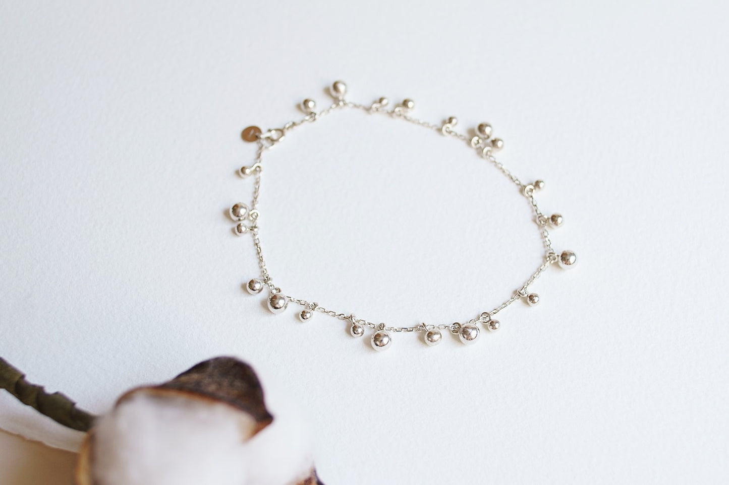 Anklet "Scattering of balls" (3,4,5 mm)