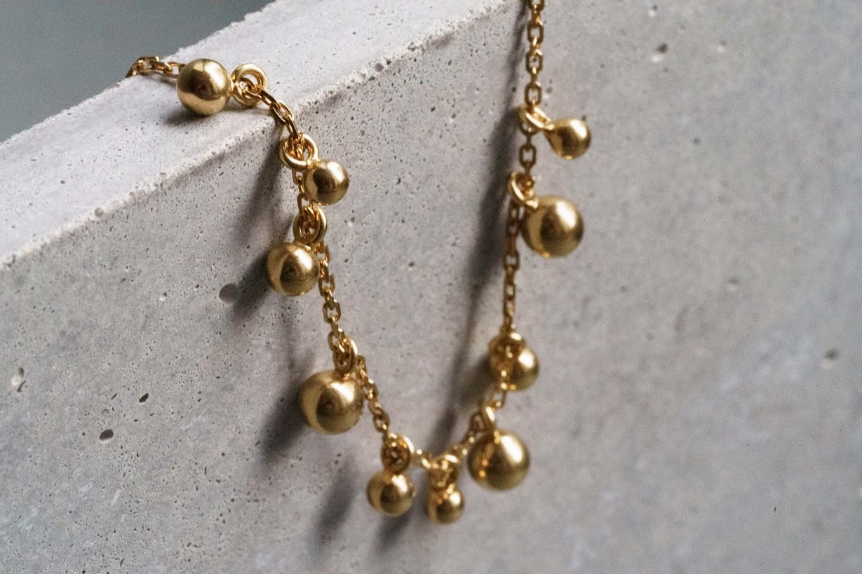 Bracelet "Scattering of balls" (3,4,5 mm)