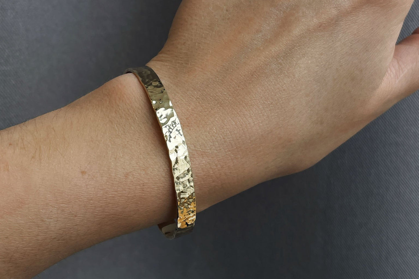 Bracelet "Simple" hammered glossy