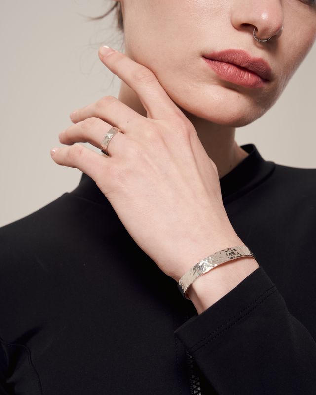 Bracelet "Simple" hammered glossy