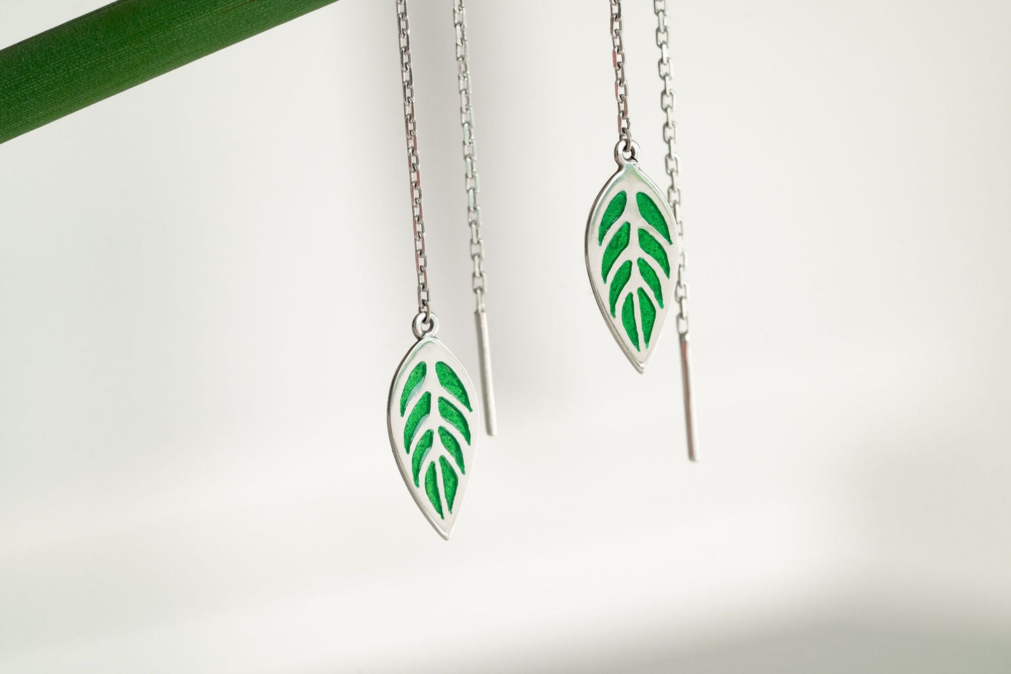 Threader earrings "Indian leafs" with enamel (chain length 8 cm; different colors to choose from)