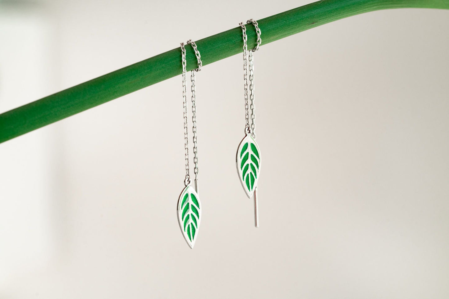 Threader earrings "Indian leafs" with enamel (chain length 8 cm; different colors to choose from)