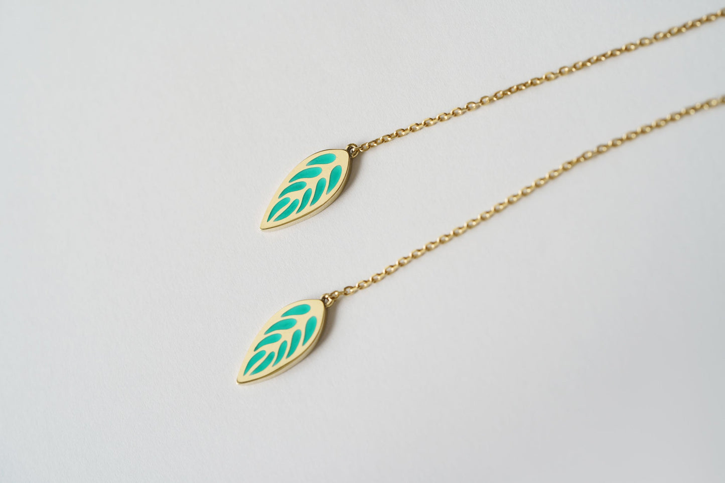 Threader earrings "Indian leafs" with enamel (chain length 8 cm; different colors to choose from)