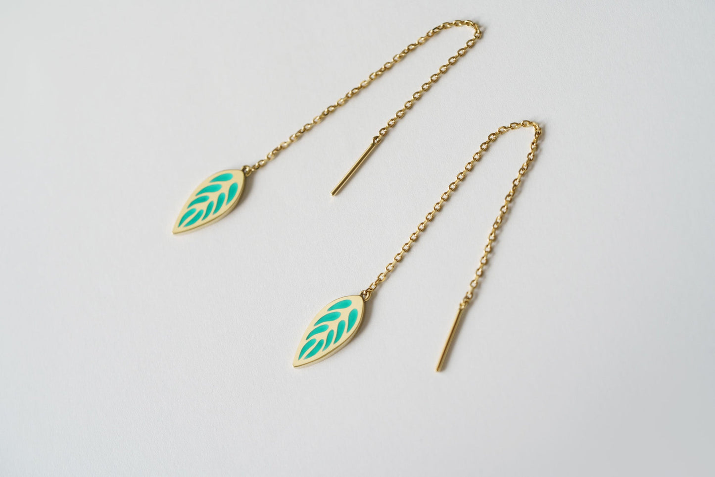 Threader earrings "Indian leafs" with enamel (chain length 8 cm; different colors to choose from)