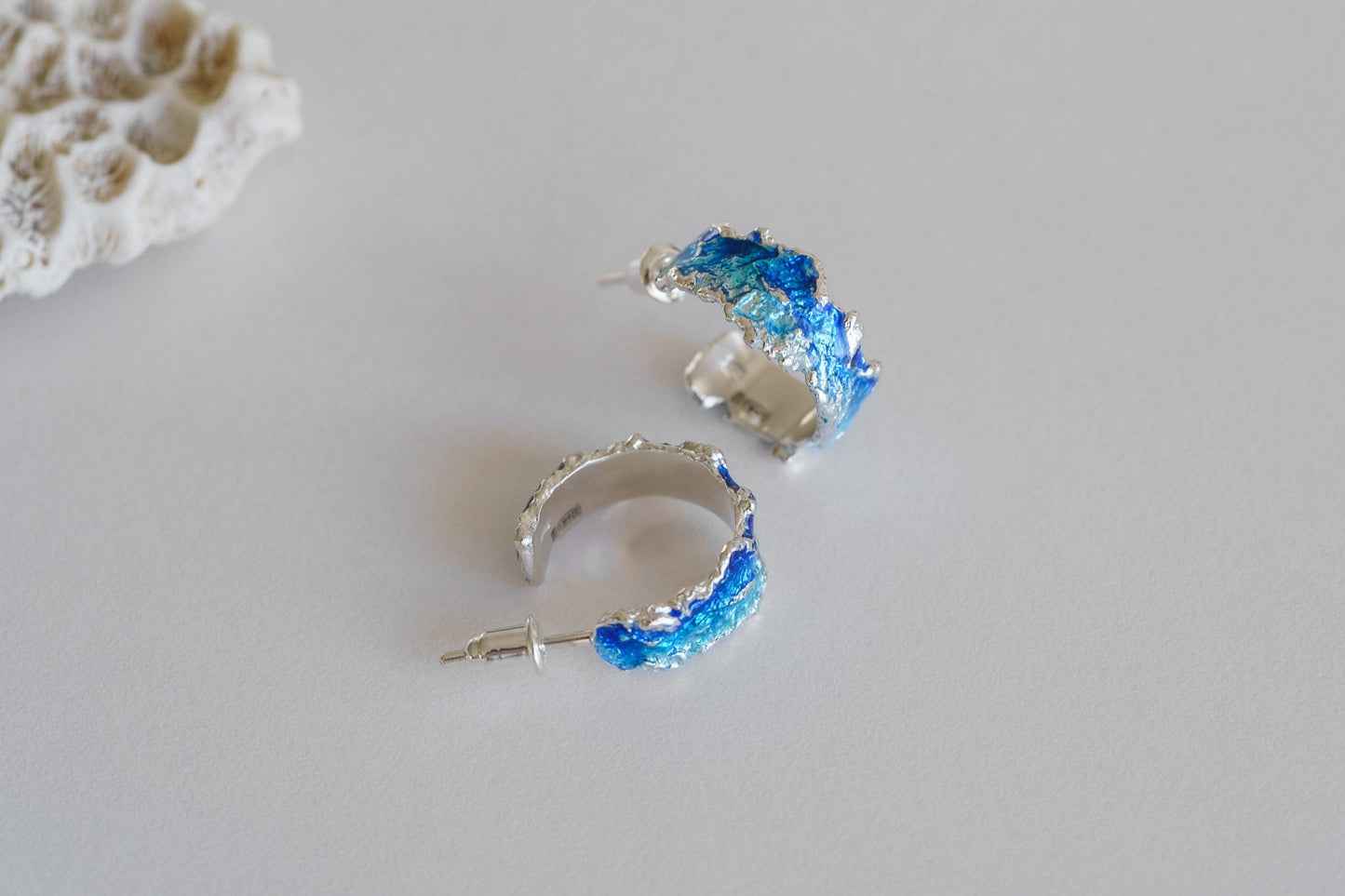 Congo earrings "Wave" (6 mm/15 mm) blue