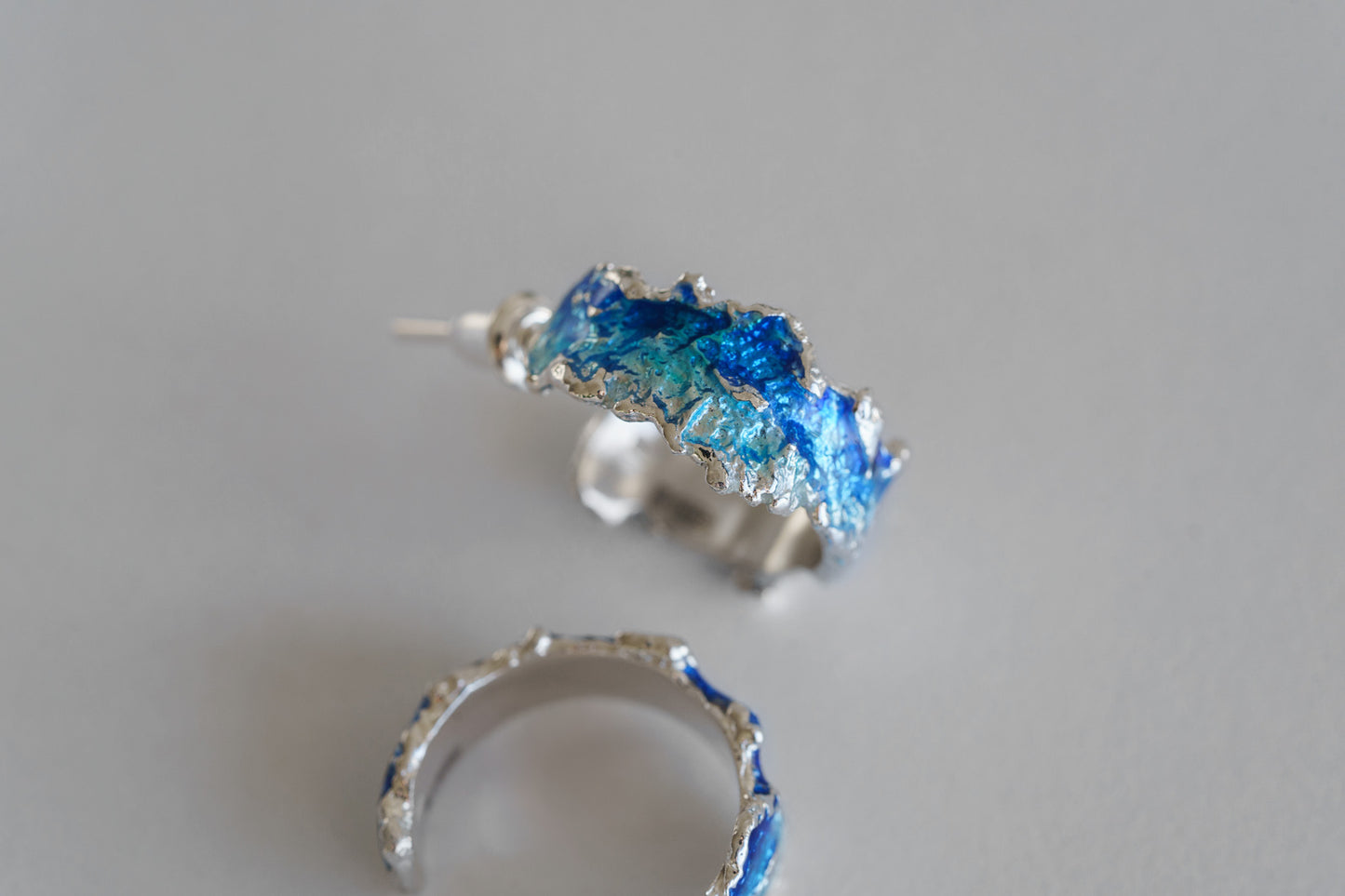 Congo earrings "Wave" (6 mm/15 mm) blue