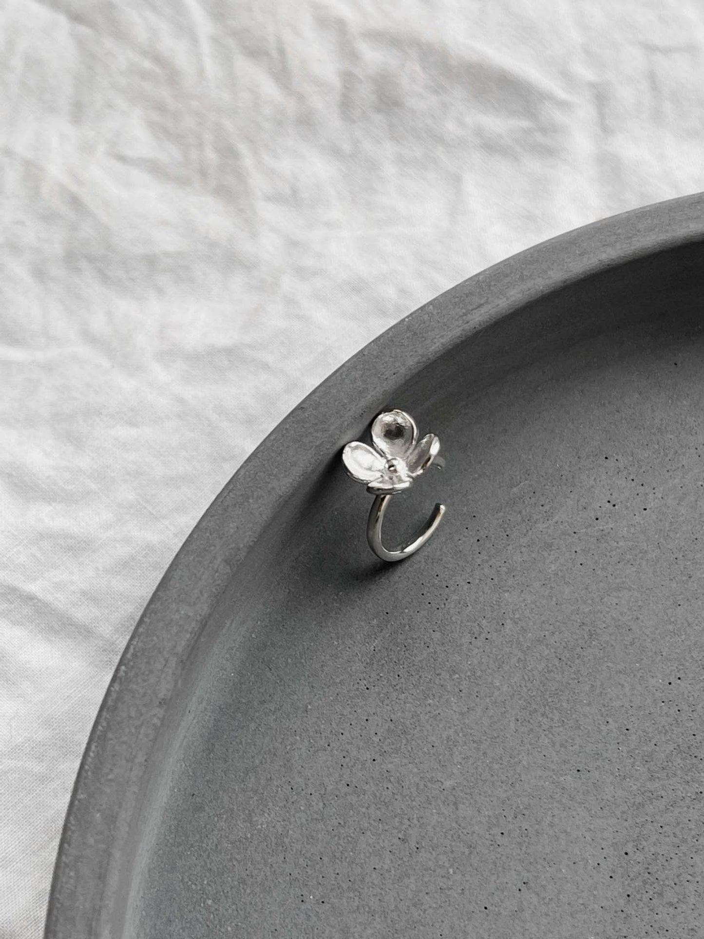 Cuff "Flower" without enamel