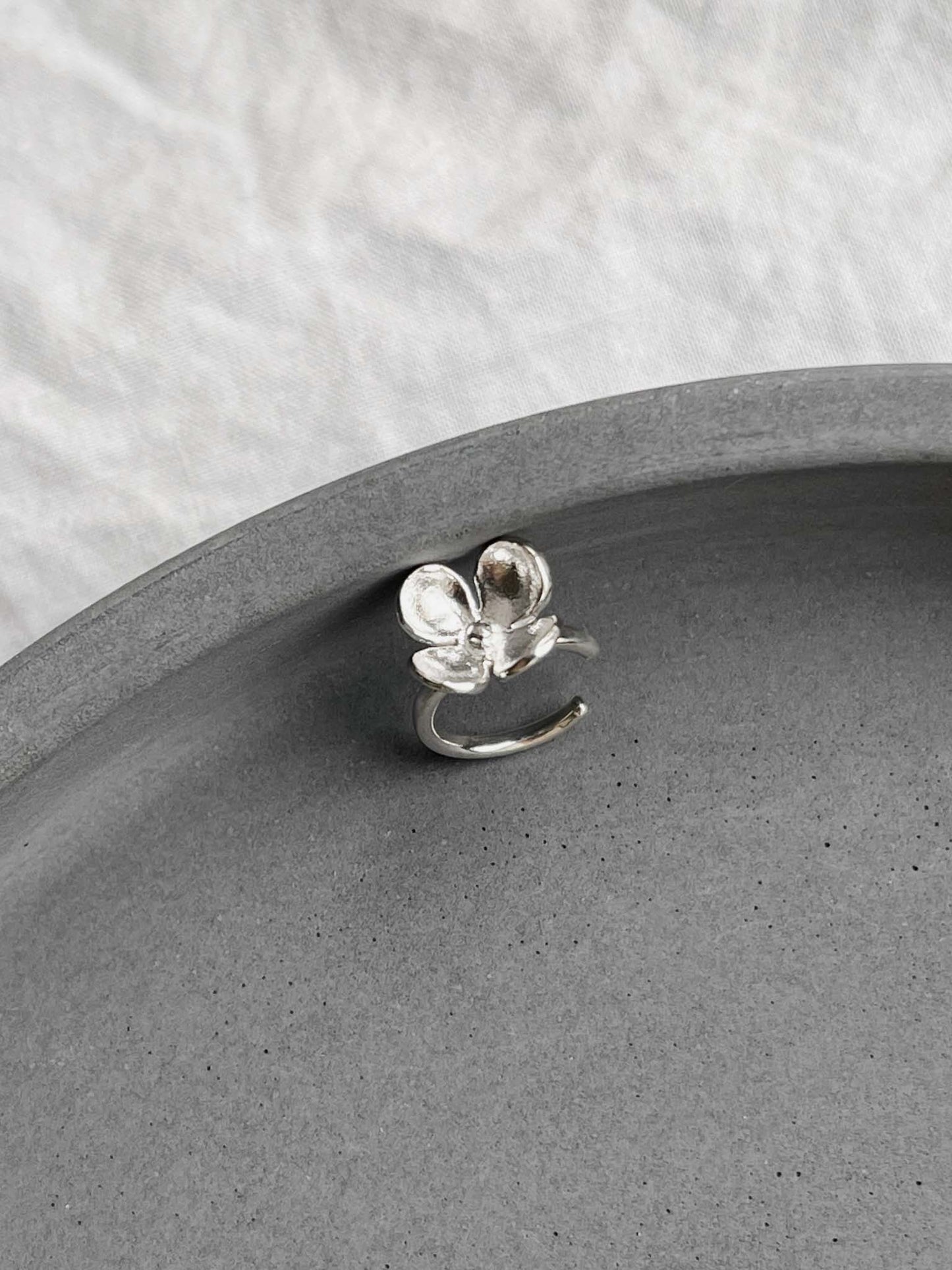 Cuff "Flower" without enamel
