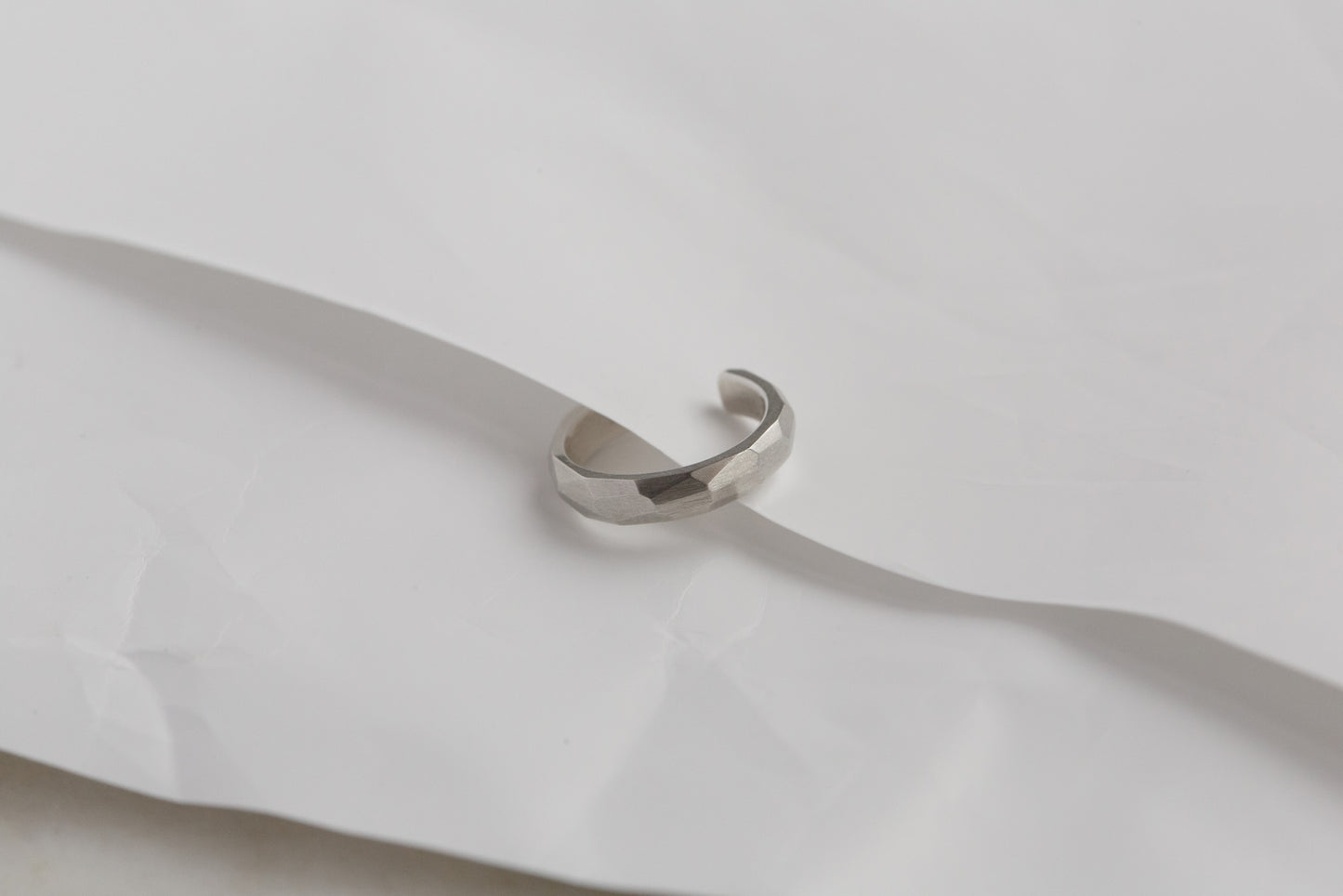 Cuff "Small facets"