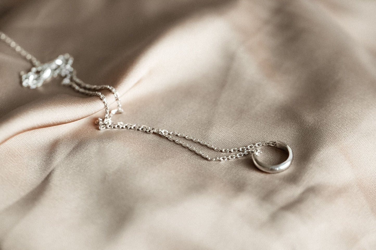 Cuff "Two Strings" (24 cm)