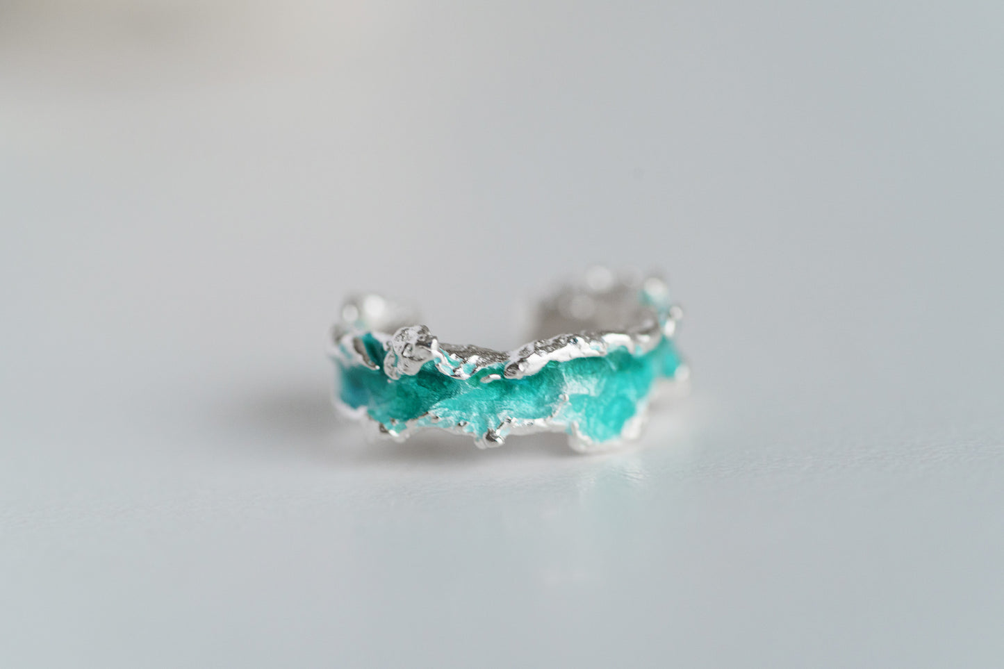 Cuff "Wave" (4 mm) emerald