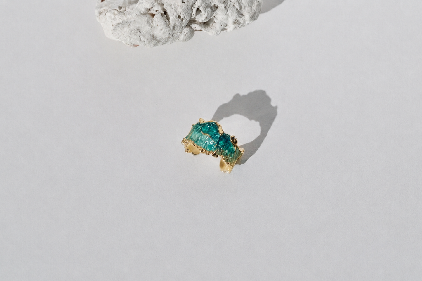 Cuff "Wave" (6 mm) emerald