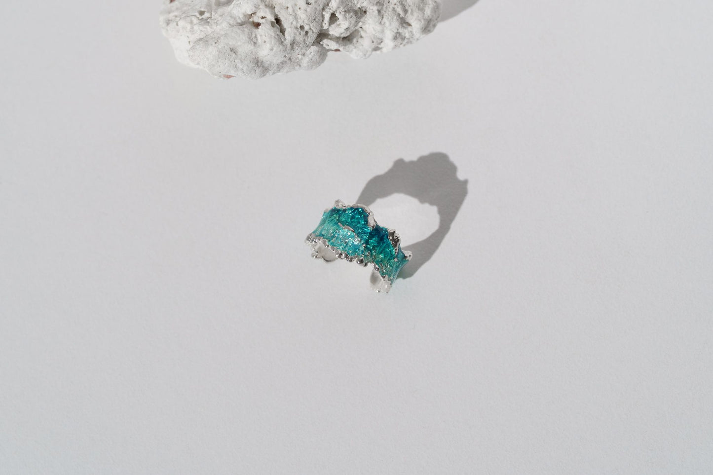 Cuff "Wave" (6 mm) emerald