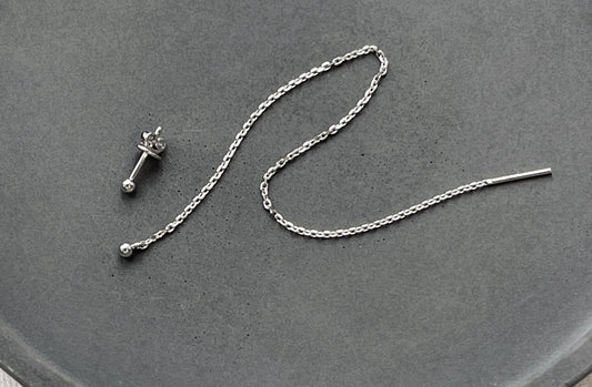 Earring "String", earring "Ball" (3 mm) in the other ear included