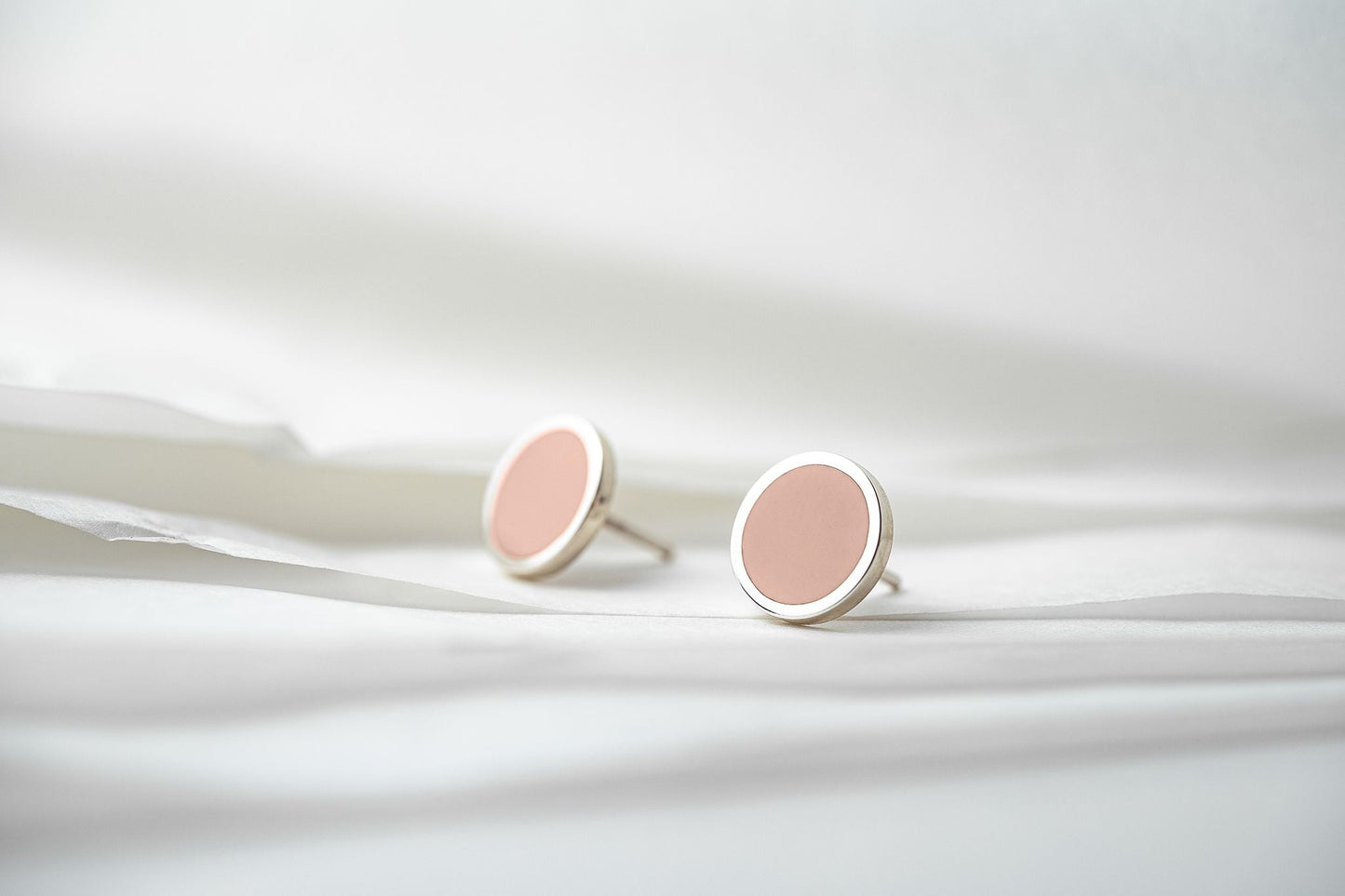 Stud earrings "Circle" (12 mm) with enamel