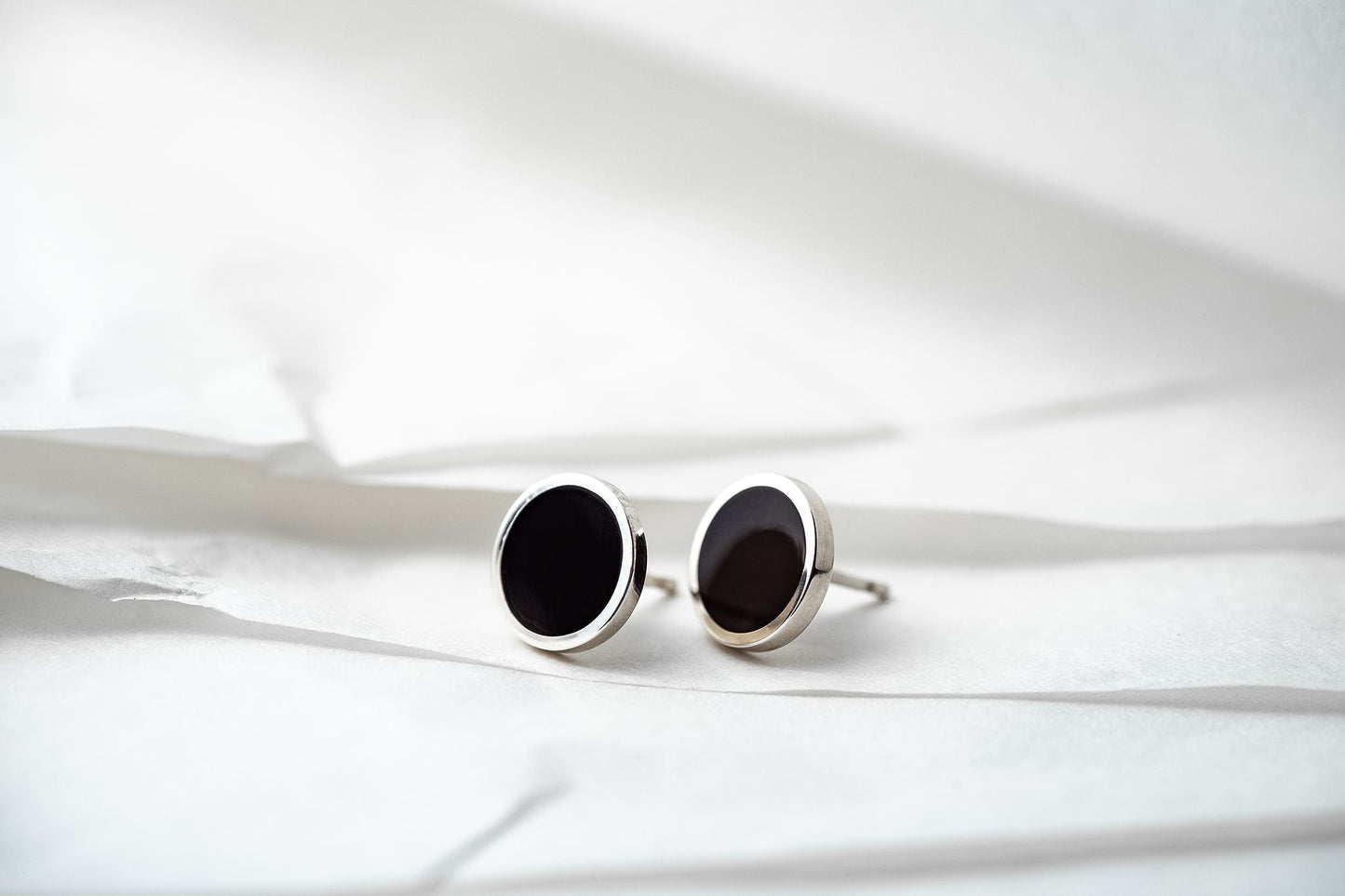 Stud earrings "Circle" (12 mm) with enamel