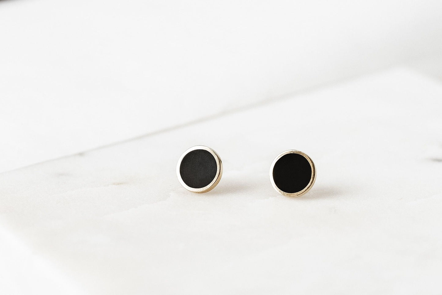 Stud earrings "Circle" (12 mm) with enamel