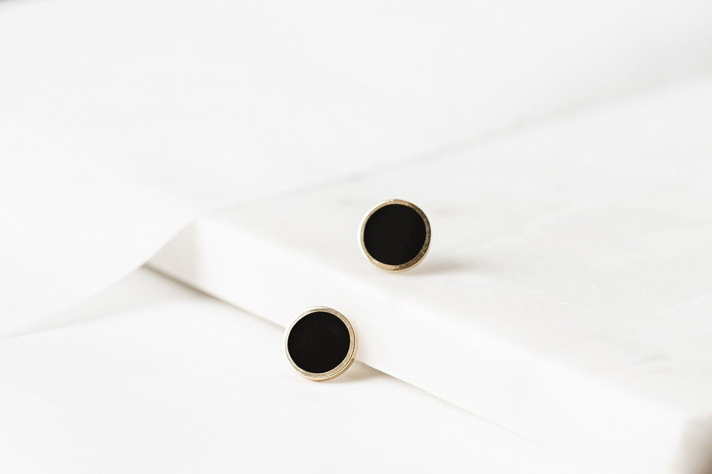 Stud earrings "Circle" (12 mm) with enamel (different colors to choose from)