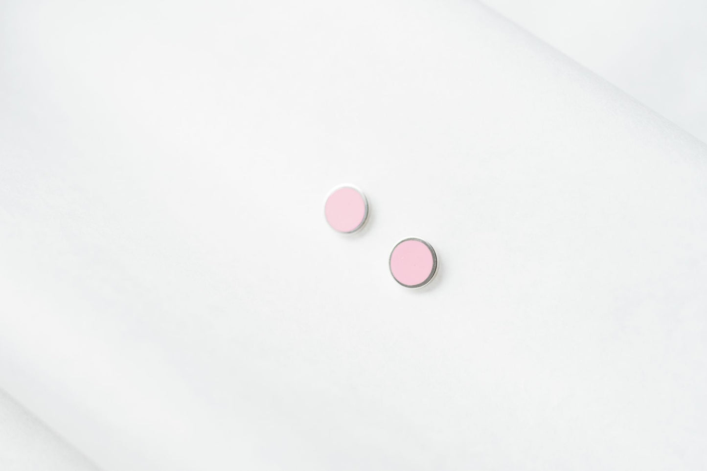 Stud earrings "Circle" (12 mm) with enamel (different colors to choose from)