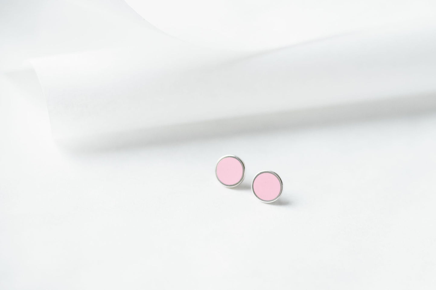 Stud earrings "Circle" (12 mm) with enamel (different colors to choose from)