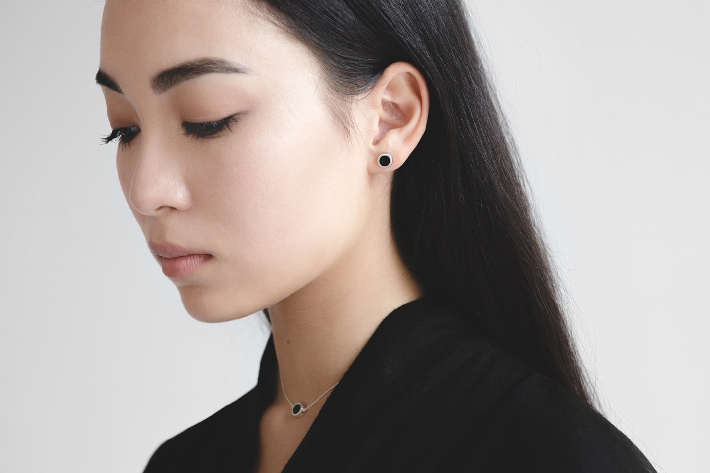 Stud earrings "Circle" (8 mm) with enamel