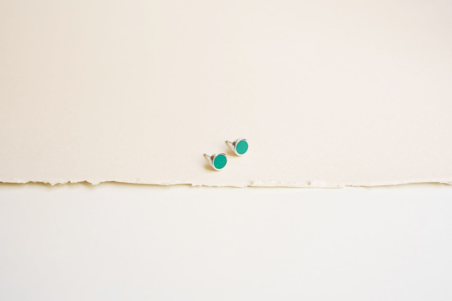 Stud earrings "Circle" (8 mm) with enamel