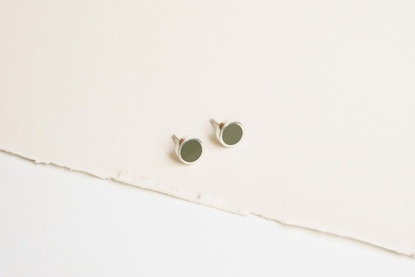 Stud earrings "Circle" (8 mm) with enamel (different colors to choose from)