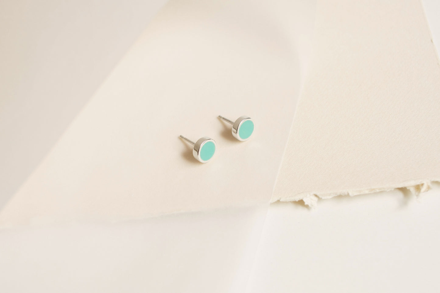Stud earrings "Circle" (8 mm) with enamel