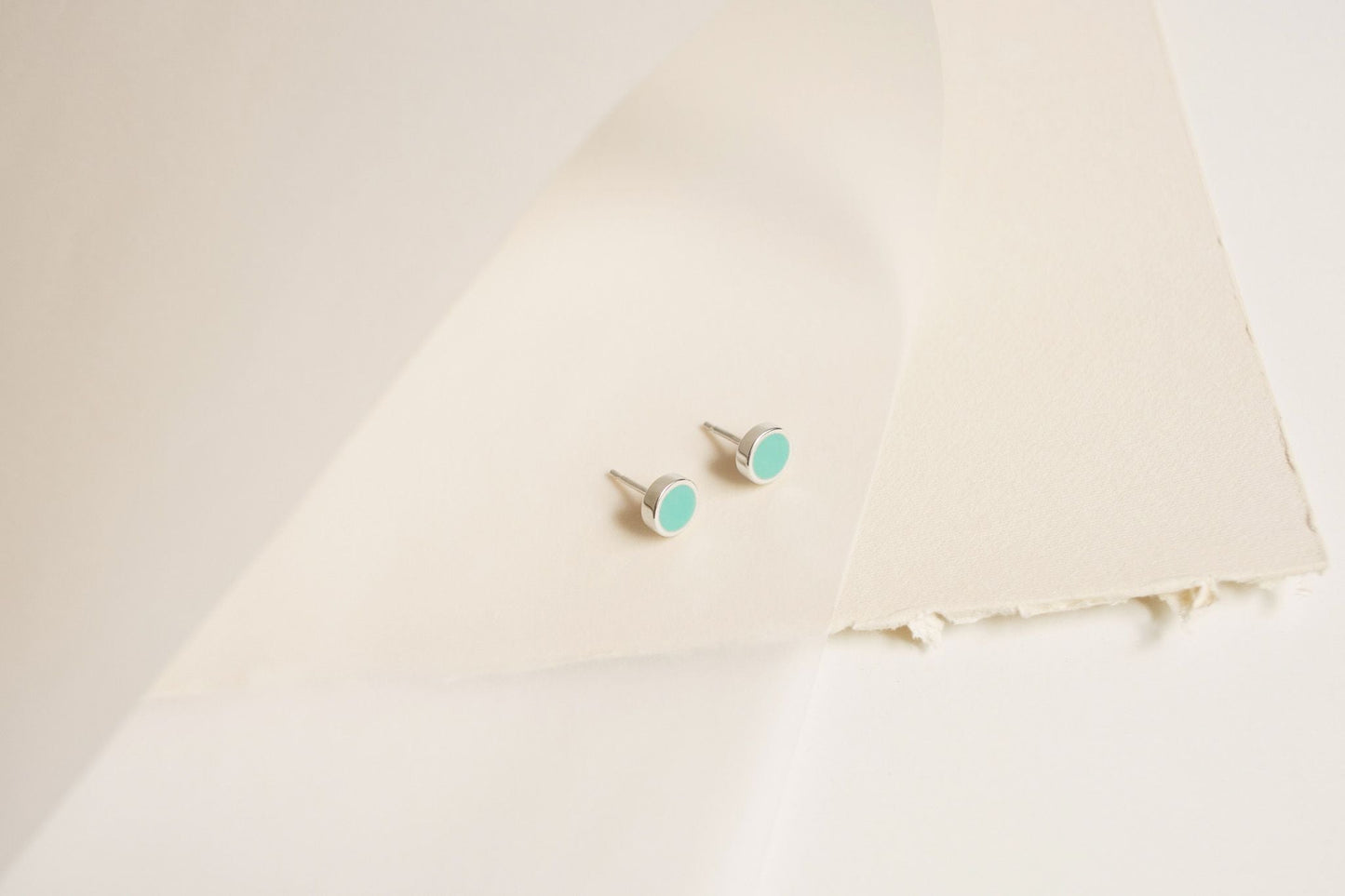 Stud earrings "Circle" (8 mm) with enamel