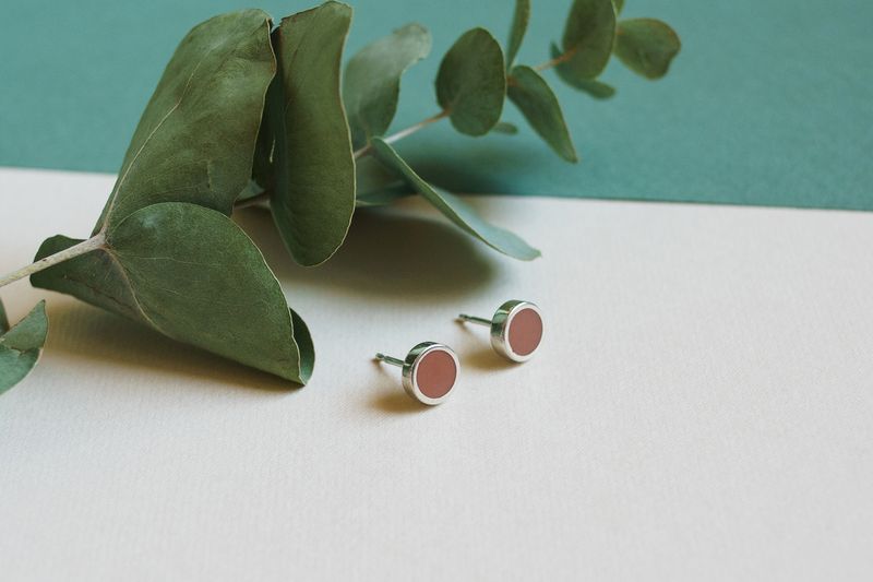Stud earrings "Circle" (8 mm) with enamel