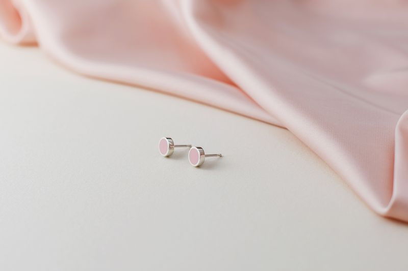 Stud earrings "Circle" (8 mm) with enamel