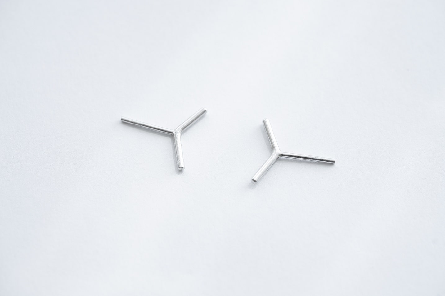 Earrings "Angle Outward"