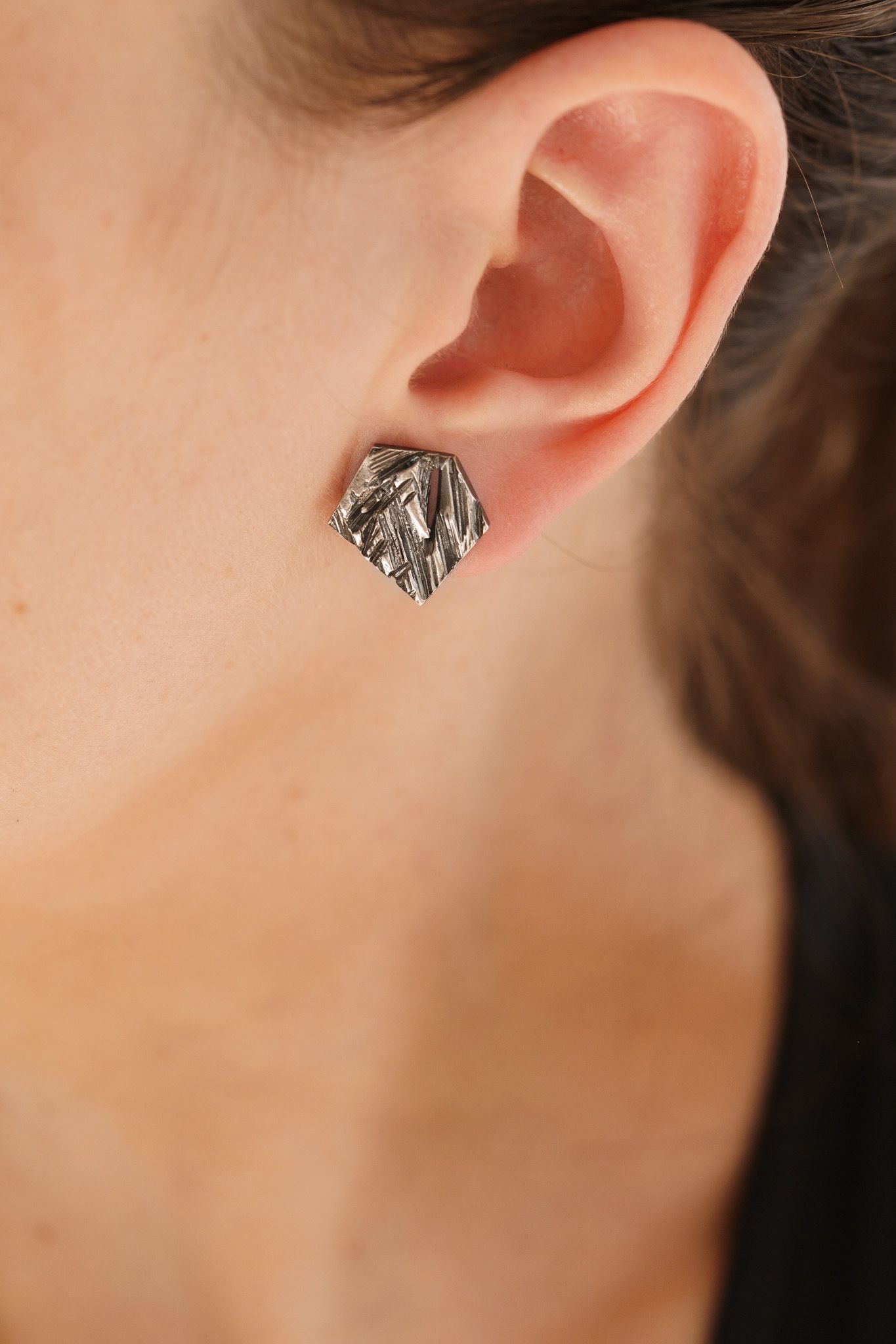 Earrings “Crushed Ice” (14×14 mm) blackened