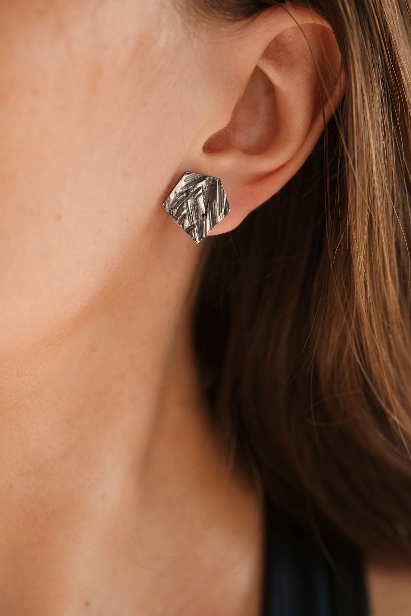 Earrings “Crushed Ice” (14×14 mm) blackened