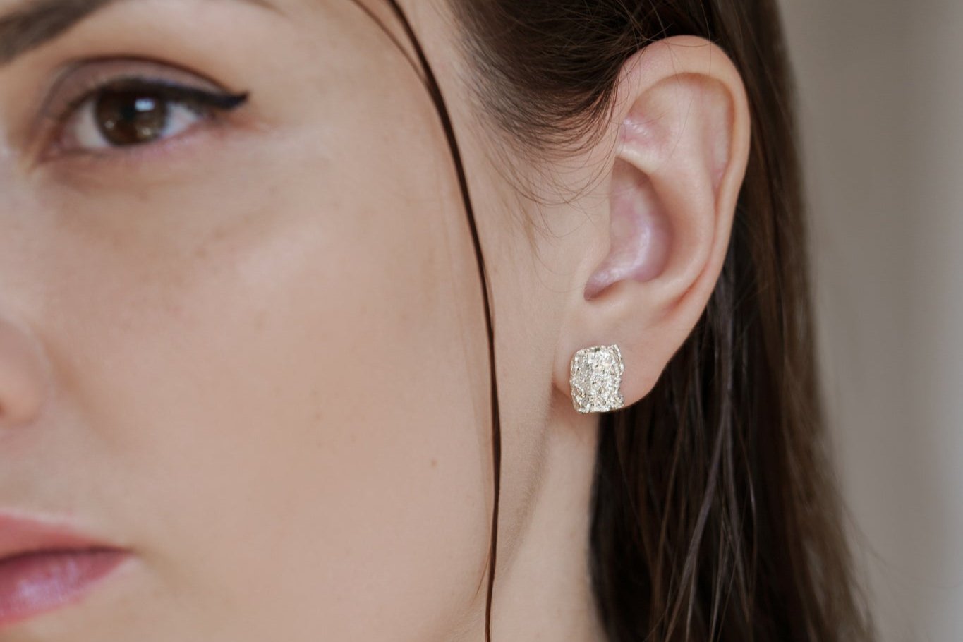 Stud earrings "Sea foam" light