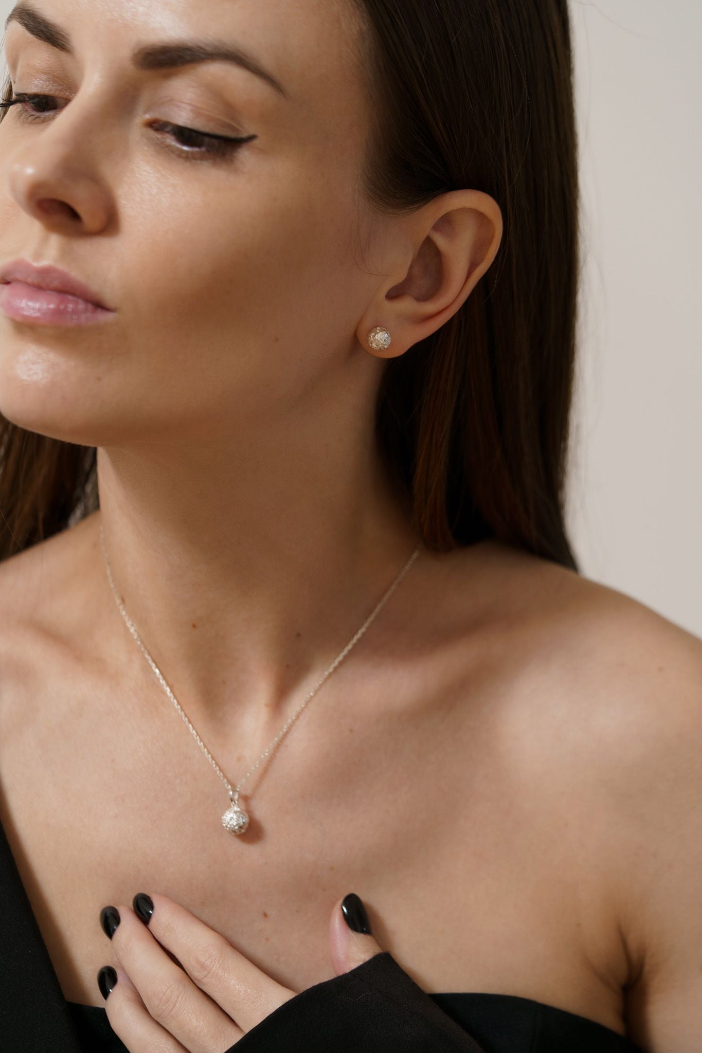 Stud earrings "Full moon" (8 mm) light