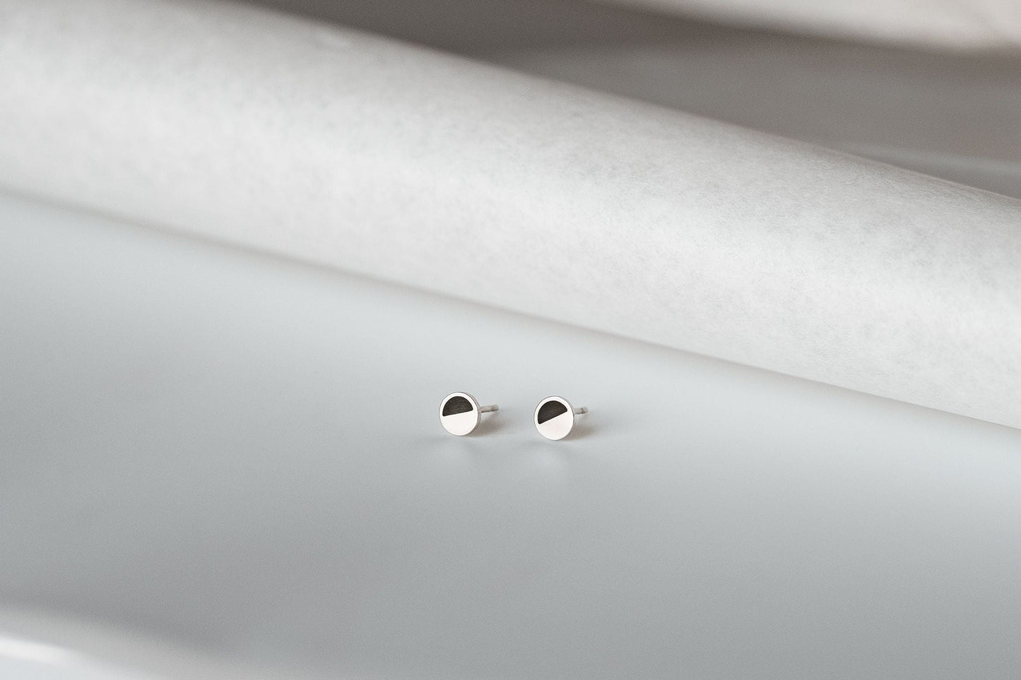 Earrings "Half full" circle with black enamel