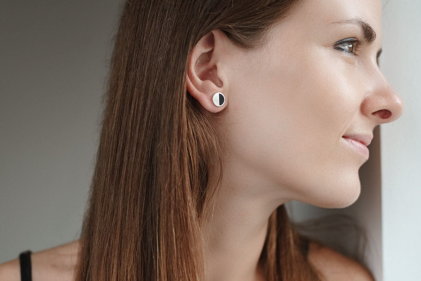 Earrings "Half full" circle with black enamel