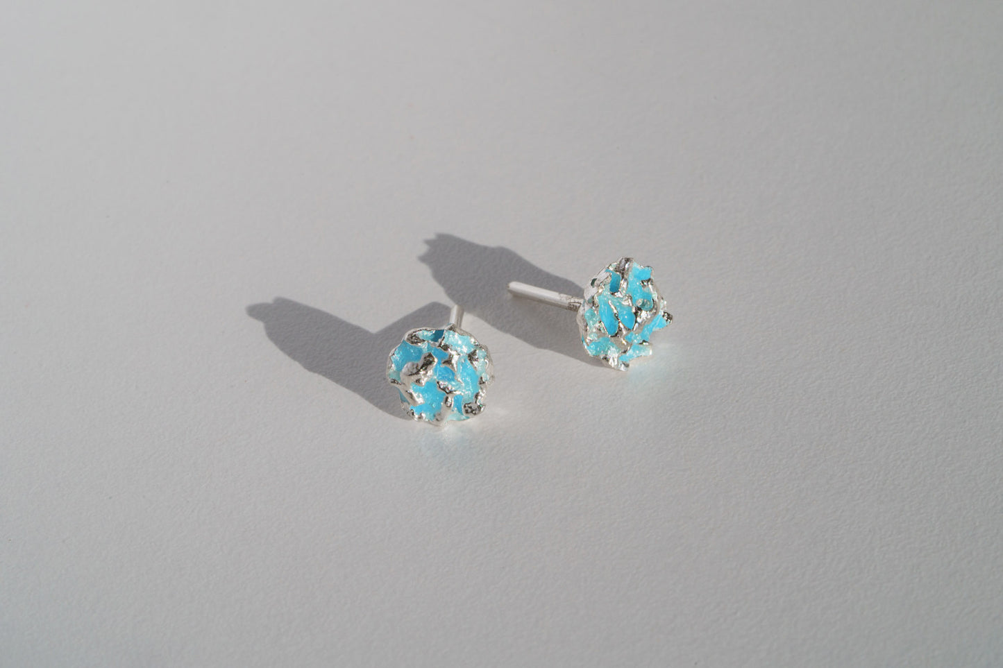 Stud earrings "Water ripple" light blue mini