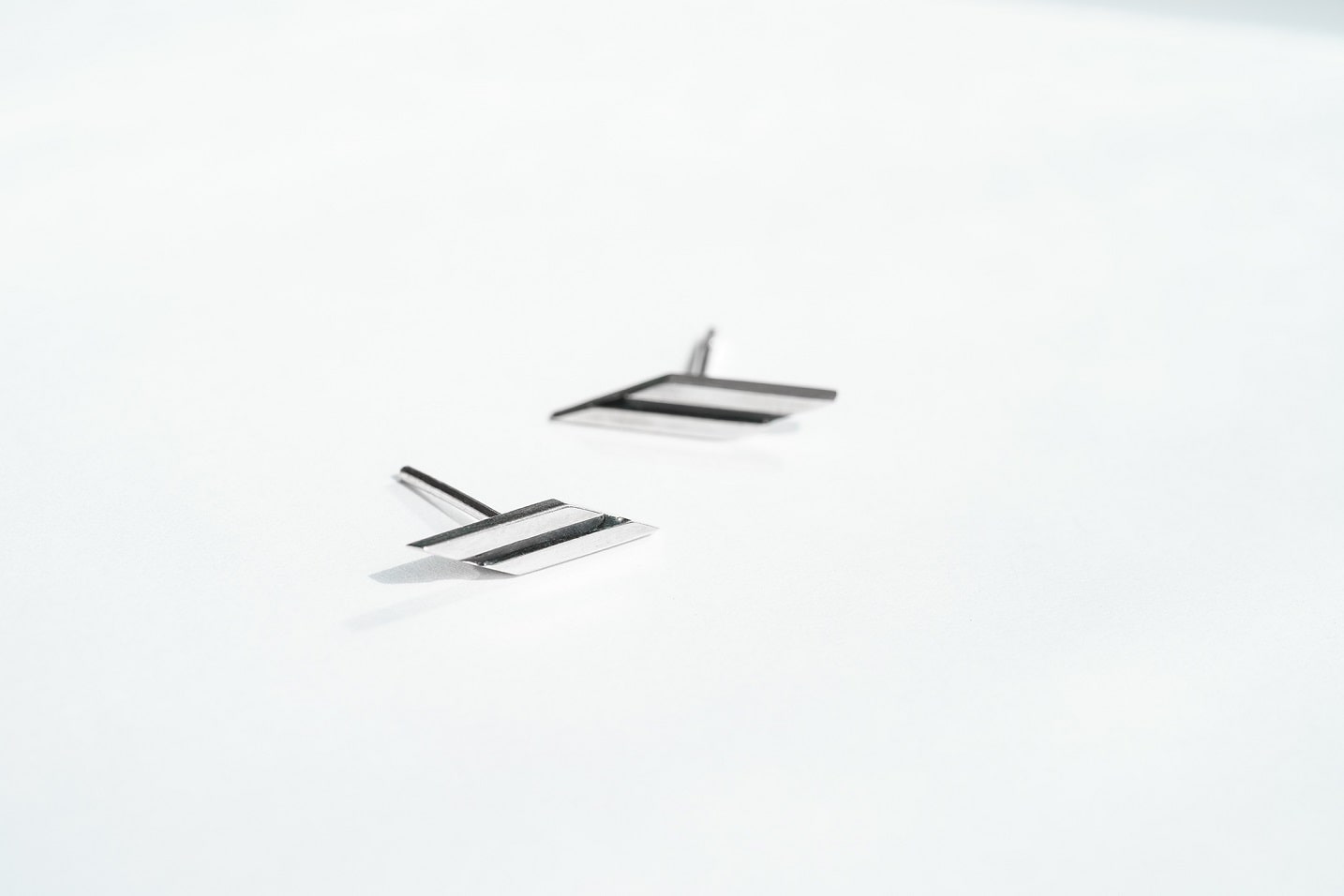 Stud earrings "Stripe" (17 mm) diagonal with enamel