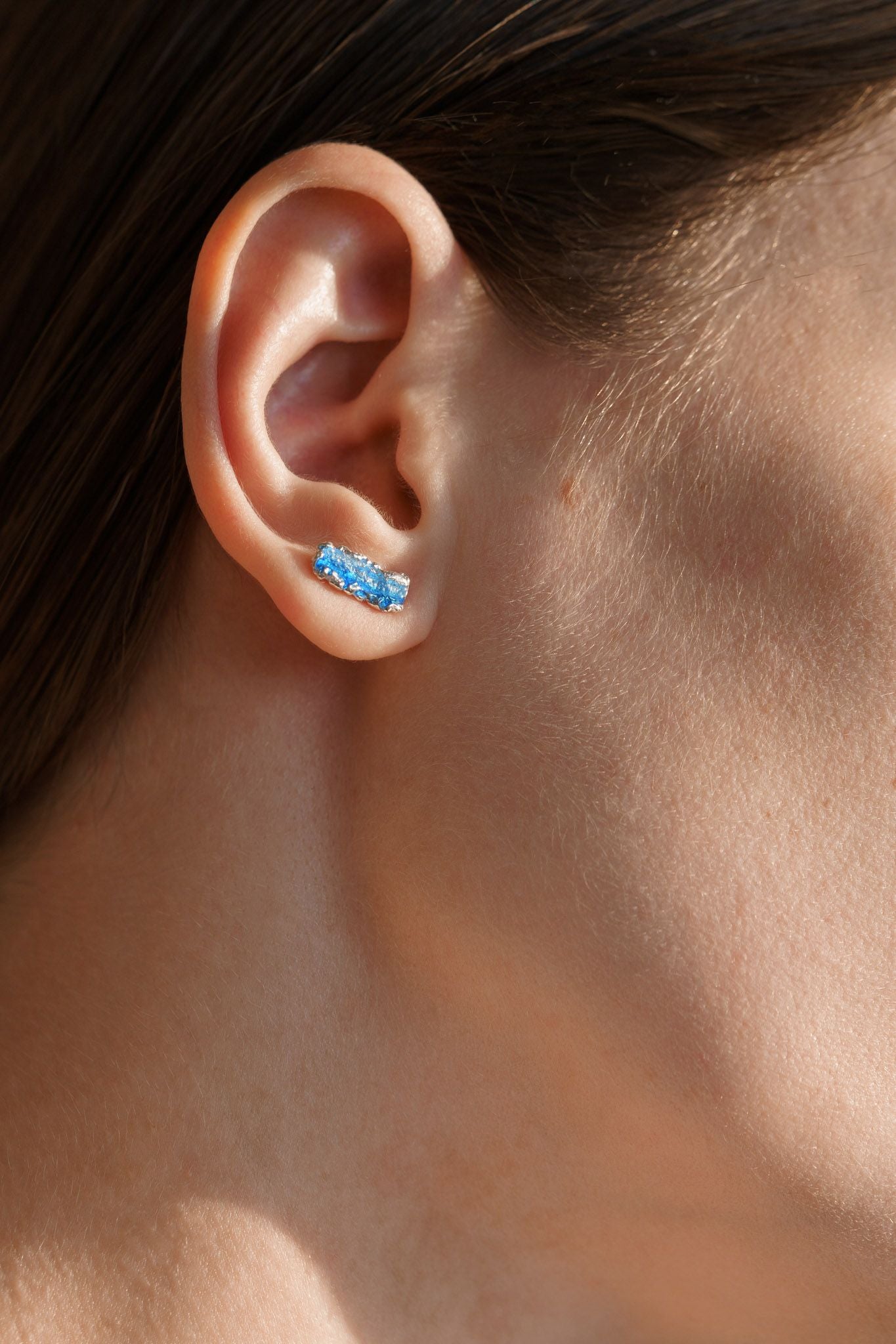 Stud-earrings "Wave" (4x10 mm) blue