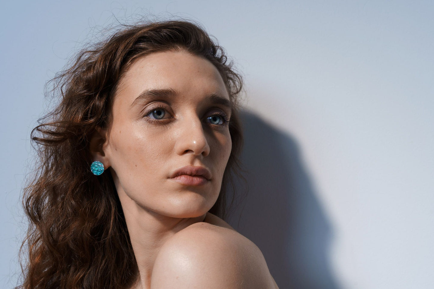 Disc earrings "Wave" (15 mm) emerald