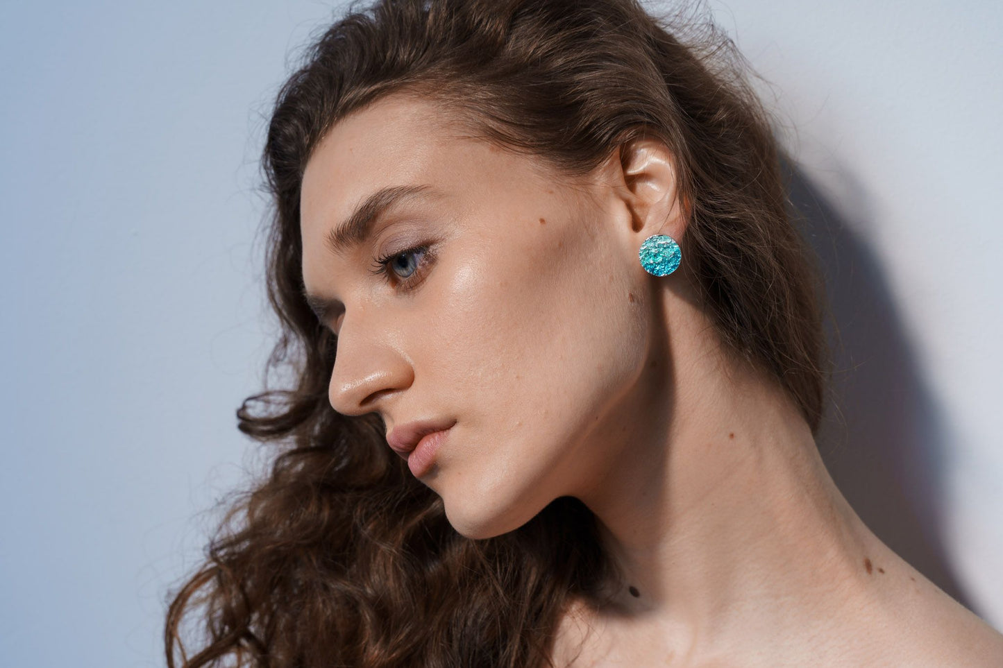 Disc earrings "Wave" (15 mm) emerald