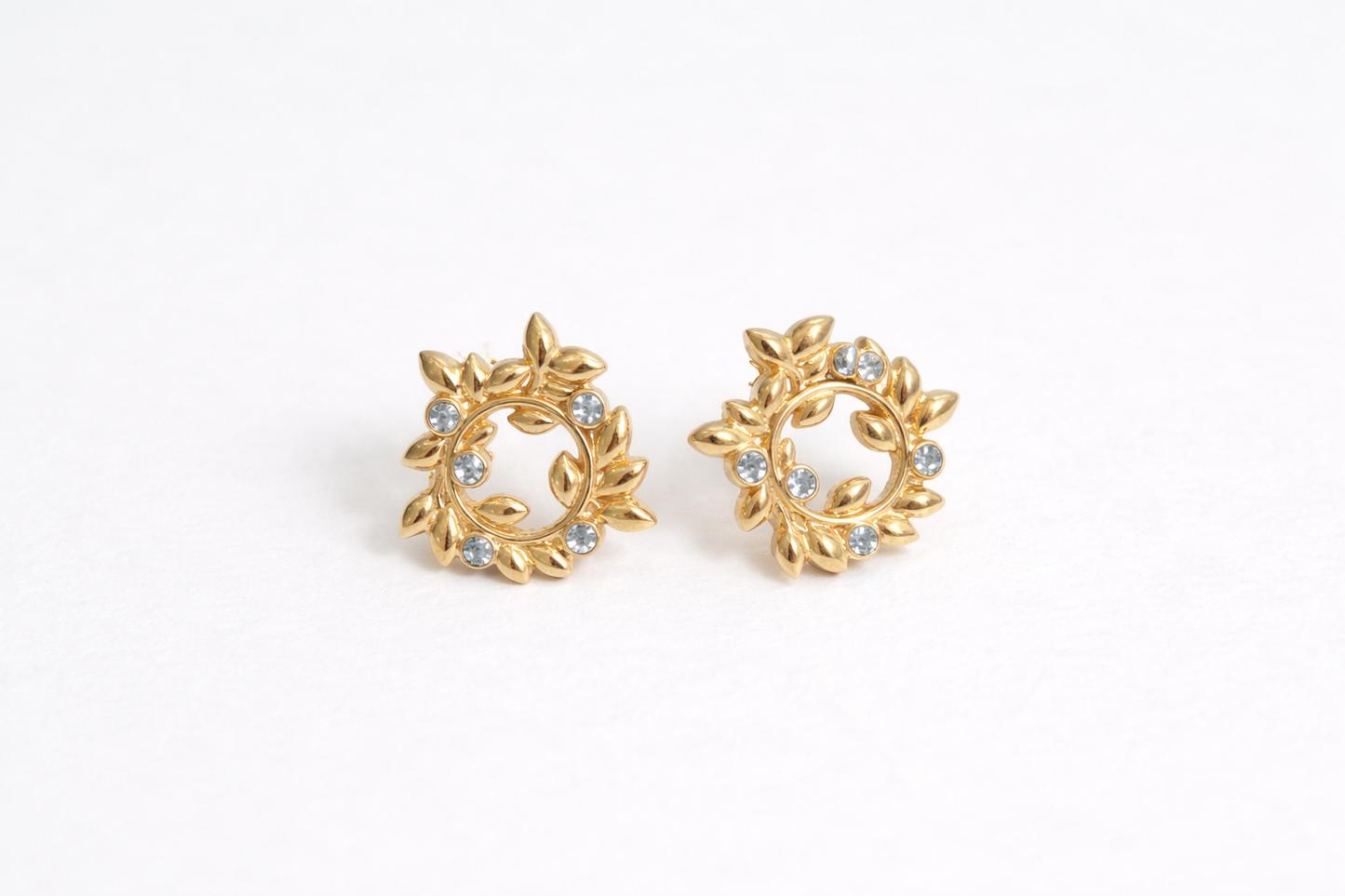 Stud earrings "Wreath" with gemstones