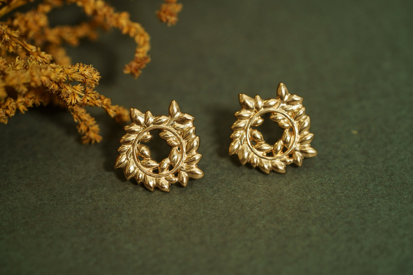 Stud earrings "Wreath"