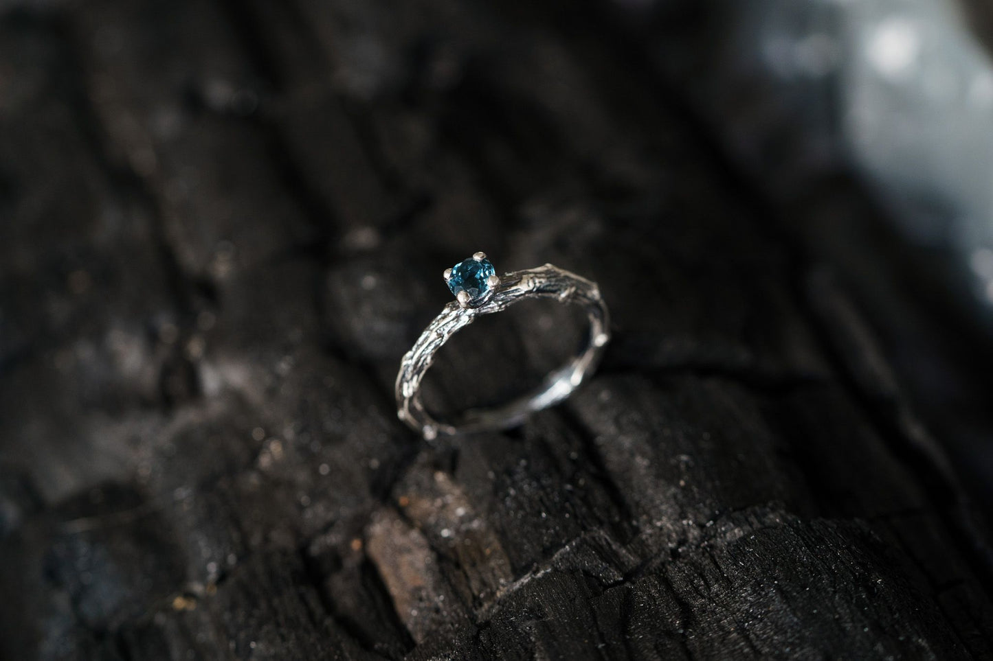 Ring "Dark vine" (gemstone 3,5 mm)