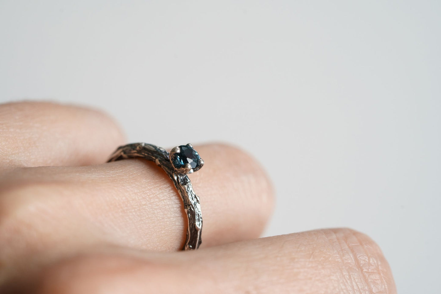 Ring "Dark vine" (gemstone 3,5 mm)