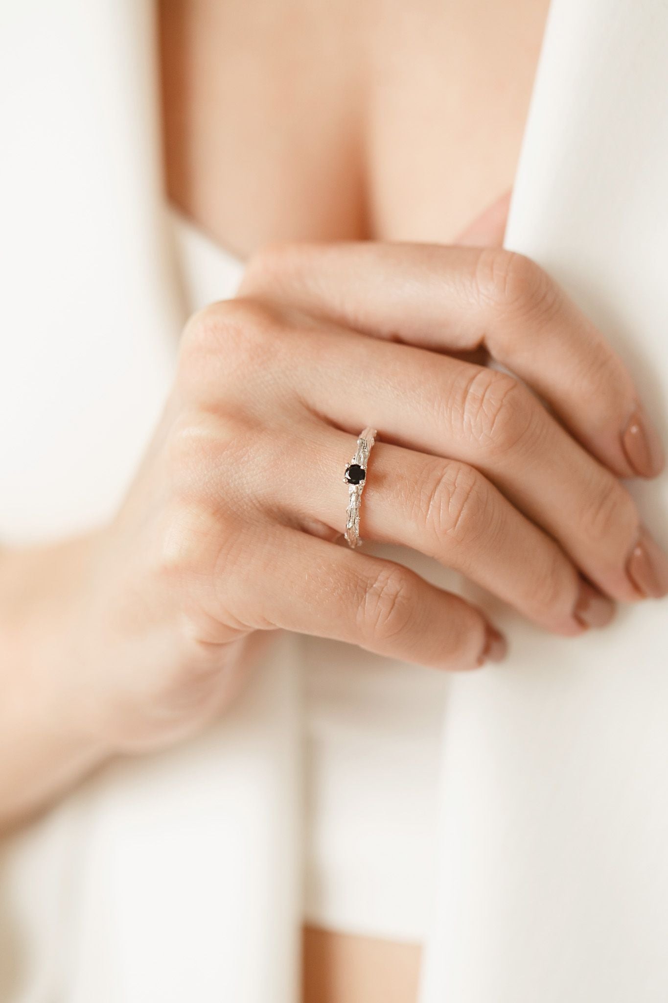 Ring "Light vine" (gemstone 3,5 mm)