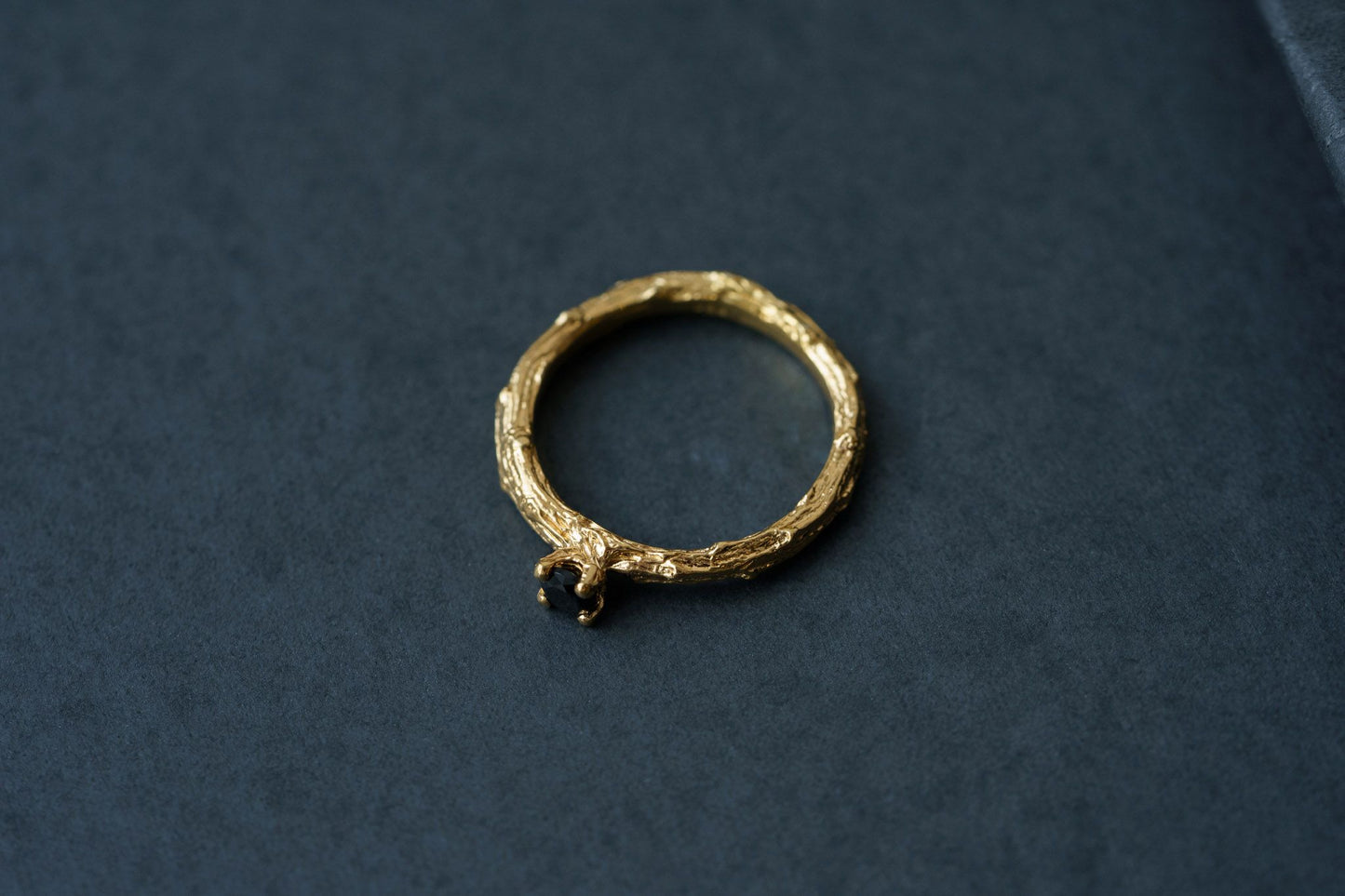 Ring "Light vine" (gemstone 3,5 mm)